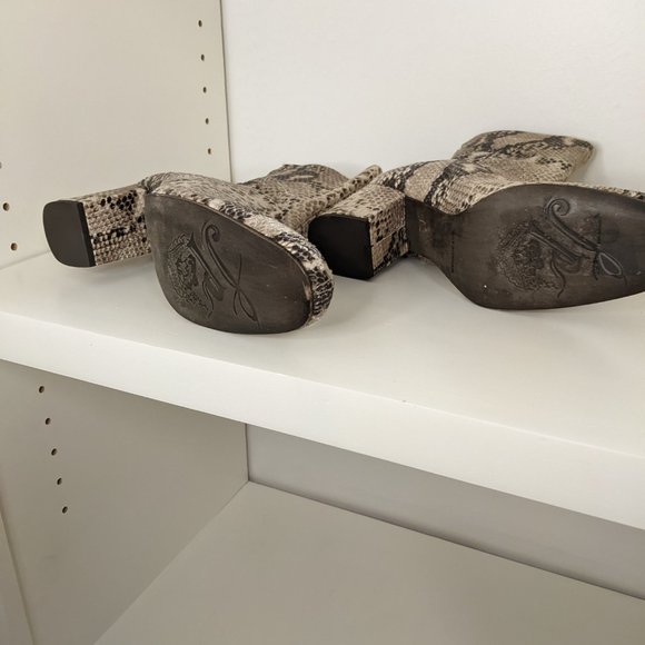 Free People Cecile Boots Snake Back  Zip SZ 11 (41) - Picture 3 of 5